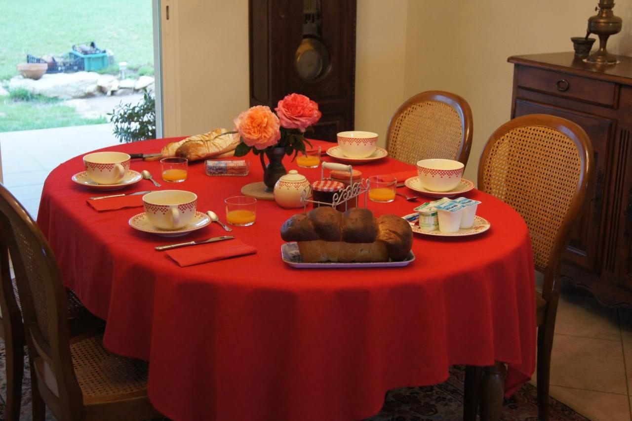 Acaba D'Entrar Bed & Breakfast Le Caylar Exterior foto