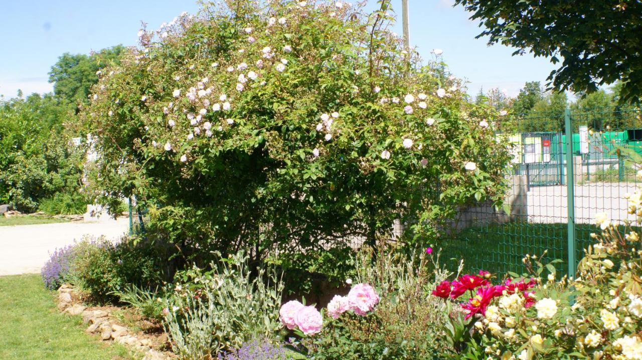 Acaba D'Entrar Bed & Breakfast Le Caylar Exterior foto